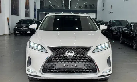 Lexus RX300 2021 giữ giá đáng kể sau 3 năm lăn bánh