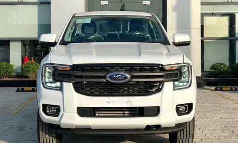 Ford Ranger có thêm bản mới tại Việt Nam, giá bán 733 triệu đồng