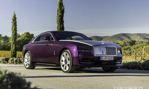 Rolls-Royce lập kỷ lục doanh số bán hàng, củng cố vị thế về xe siêu sang độc bản