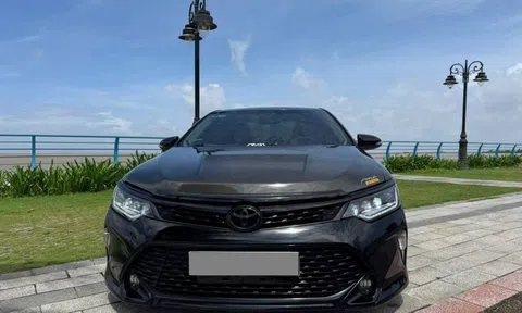 Toyota Camry 2018 kèm gói độ khủng bất ngờ rao bán chỉ ngang đàn em Vios "đập hộp"