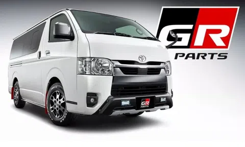 Toyota Hiace 16 chỗ độ bodykit với phong cách như xe đua