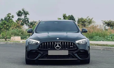 Bất ngờ giá bán lại của Mercedes-AMG C 63 S E Performance 2024 mới lăn bánh hơn 2.000 km