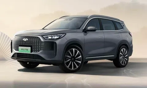 Mục sở thị Chery Fulwin T8: 'Ăn xăng' chỉ 1,3 lít/100 km, giá quy đổi từ 365 triệu đồng