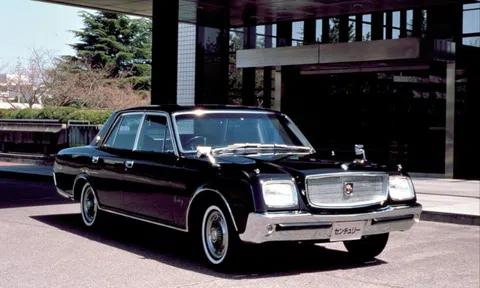 Giải mã lý do Toyota Century được mệnh danh là "Rolls-Royce Cullinan Châu Á"