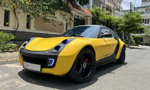 Lăn bánh gần 20 năm, hàng hiếm Mercedes-Benz Smart Roadster rao bán chưa đầy 400 triệu đồng