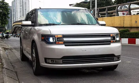 Hàng hiếm Ford Flex 2014 rao bán ngang giá Hyundai SantaFe "đập hộp" sau hơn chục năm lăn bánh