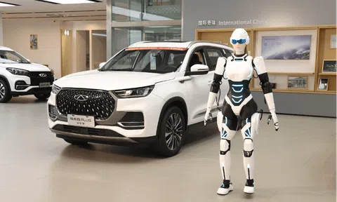 Robot thay thế con người trong việc bán ô tô: Lợi ích, rủi ro và những câu hỏi còn bỏ ngỏ?