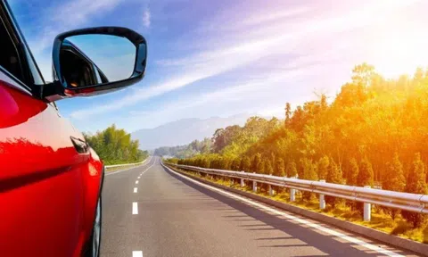 Chủ xe ô tô cần làm gì sau mỗi hành trình dài dưới thời tiết nắng nóng?