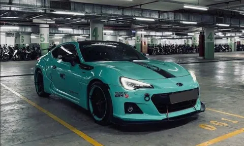 Xe đua đường phố Subaru BRZ 2012 với loạt trang bị "khủng" bất ngờ rao bán với giá không ngờ tới