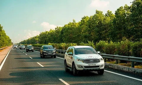 Phát hiện ô tô con phóng 96km/h trong khu dân cư, 14 lần vi phạm tốc độ bị phanh phui