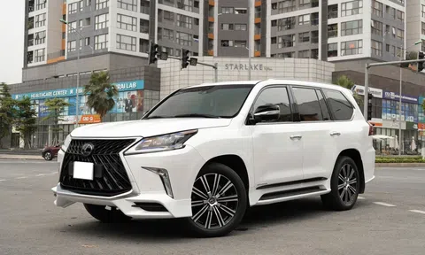 Sử dụng 6 năm, SUV hạng sang Lexus LX 570 Super Sport 2019 lên sàn xe cũ với giá bao nhiêu?