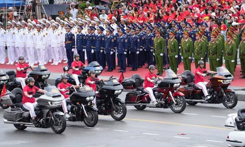 Dân tình choáng ngợp trước dàn “biệt thự di động” đổ bộ "concert" Hải Phòng