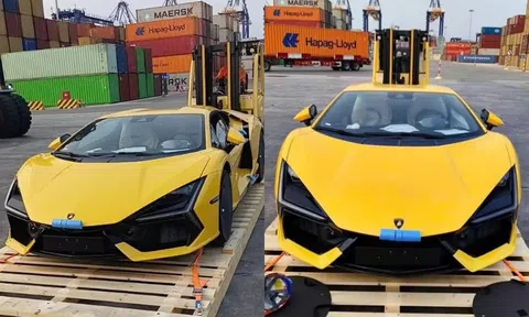 Siêu xe hybrid Lamborghini Revuelto chính hãng đầu tiên về tới Việt Nam?