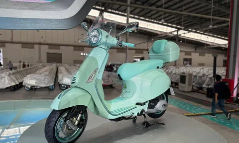 Cặp xe ga Vespa Sprint và Primavera ra mắt bản nâng cấp: Tinh chỉnh thiết kế, cạnh tranh Honda SH