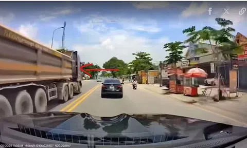 Nguy hiểm rình rập khi xe ben cướp làn ngược chiều trong khu dân cư