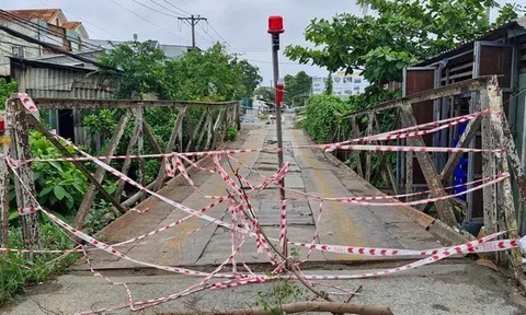 Được người dân cảnh báo, tài xế vẫn cố lái xe ben qua khiến cầu bị sụp lún ở Cần Thơ