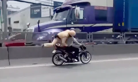 Lời trần tình gây phẫn nộ của tài xế khi cố tình để CSGT bám víu yên xe