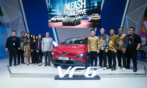 VinFast VF 6 tay lái nghịch gây chú ý tại Triển lãm Ô tô Quốc tế Indonesia 2025