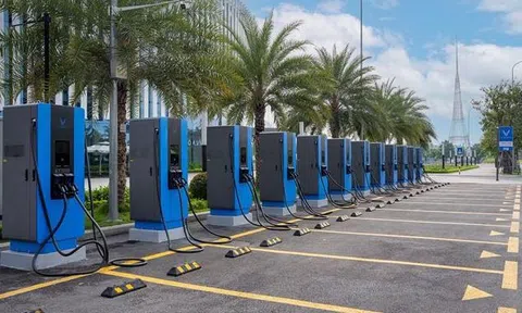 Giá điện cho trạm sạc ô tô tăng vọt: Người dùng xe điện cần lo ngại điều gì?
