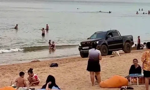 Chính thức khởi tố tài xế lái bán tải xuống bãi biển, bóp còi ầm ĩ gây náo loạn