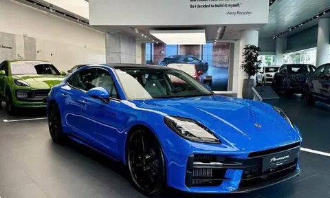 Porsche Panamera 2025 chưa đăng ký đã vội rao bán với giá "chênh" gần 2 tỷ