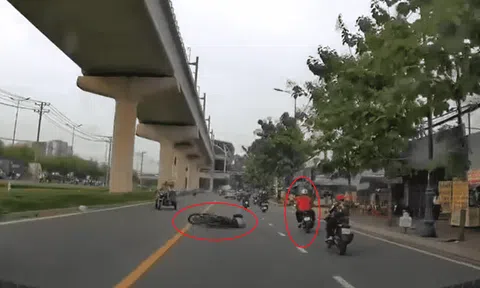 Đạp ngã xe máy giữa đường: Chuyện cũ lặp lại, cần chế tài mạnh tay hơn?
