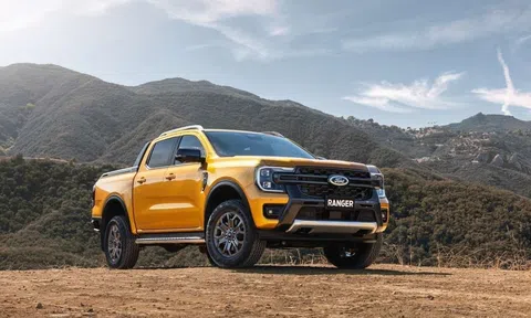 Ford Ranger vẫn "vô đối", Mitsubishi Triton lấy lại vị trí á quân từ Toyota Hilux