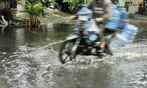 Mùa mưa và những mối nguy thầm lặng trên đường: Tài xế cần biết để tự bảo vệ mình