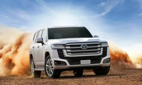“Quái thú” Land Cruiser 300 lên đời với phiên bản hybrid: Cuộc chơi SUV địa hình dần thay đổi?