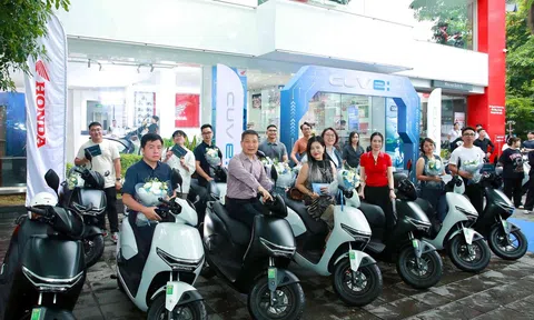 Những chiếc xe máy điện Honda CUV e: đầu tiên được bàn giao đến khách hàng thuê xe