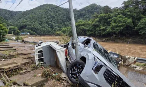 Diễn biến 5 ngày mưa lũ tại Hàn Quốc: 18 người thiệt mạng, hơn 13.000 người sơ tán