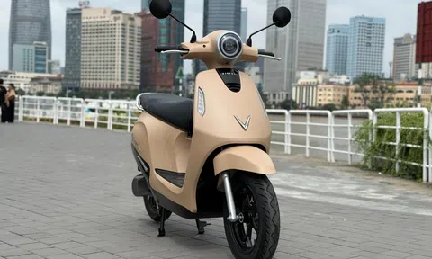 VinFast Evo Grand qua ảnh thật: Yên dài hơn Evo200, cốp 35L gắn thêm pin phụ liệu có chật?