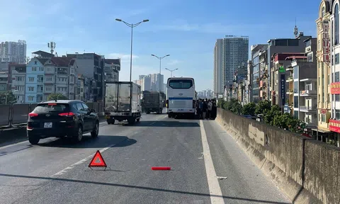 Hà Nội: Xe khách bị người lạ rút chìa khóa, hơn 40 hành khách mắc kẹt trên đường Vành đai 3