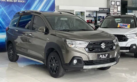 Suzuki XL7 Black Edition dự kiến ra mắt Việt Nam ngay quý này, Fronx theo sau vào cuối năm