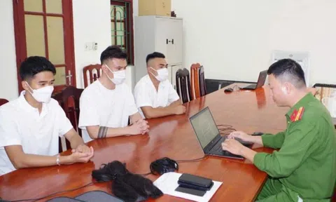 Triệu tập ba thanh niên dàn dựng clip phản cảm trên xe Mercedes để “câu view”