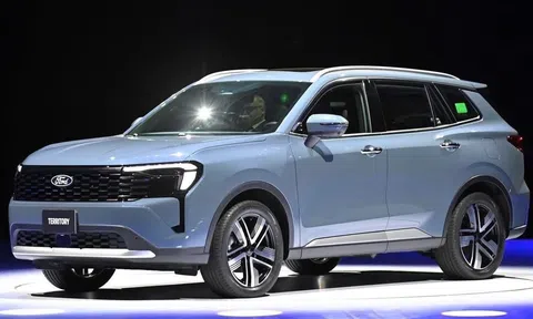 Ford Territory 2025 chốt giá từ 762 triệu đồng tại Việt Nam, "phả hơi nóng" lên CX-5, CR-V
