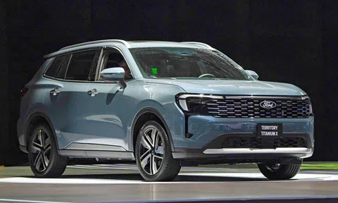 Giá nhích nhẹ, Ford Territory 2025 có gì để rút ngắn cách biệt với Mazda CX-5?