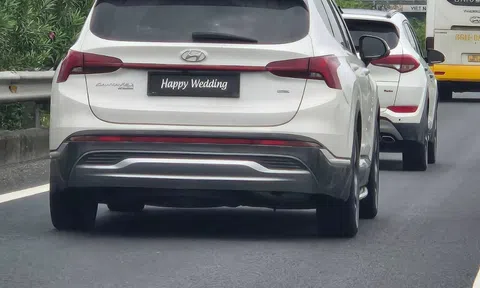 Hyundai Santa Fe che biển số bằng dòng chữ lạ trên cao tốc - Tài xế đối diện với án phạt hàng chục triệu đồng?