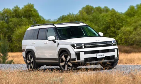 Phân khúc SUV cỡ D tháng 7/2025: Santa Fe tăng gần gấp đôi doanh số nhưng vẫn xếp sau Fortuner