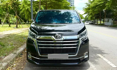 Toyota Granvia 2020 hiếm hoi rao bán: Máy dầu nhập Nhật, rộng hơn Kia Carnival, giá vượt Mercedes GLC 300