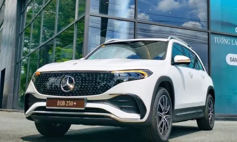 Mục sở thị SUV điện hạng sang Mercedes-Benz EQB 250+ 2025 tại đại lý Việt