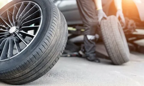 5 sai lầm khi lái xe khiến lốp ô tô mòn vẹt, tốn tiền thay sớm