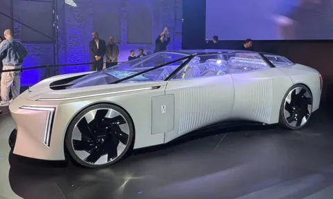 Hãng xe Trung Quốc giới thiệu sedan concept dài gần 6 mét, cabin ứng dụng trí tuệ nhân tạo