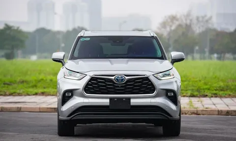 Toyota Highlander nhập Mỹ giữ giá khó tin sau 4 năm lăn bánh