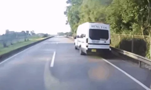 Trả khách ngay trên cao tốc, tài xế ô tô vừa bị phạt tiền và trừ điểm bằng lái