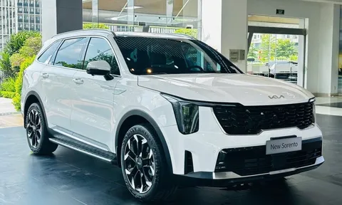 Kia Sorento 2025 vừa trình làng khách Việt có gì để đấu Hyundai Santa Fe, Ford Everest?