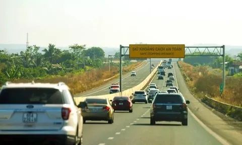 Đề xuất siết chặt quản lý xe tập lái, không cho đi ở làn tốc độ cao