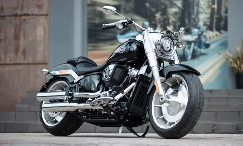 Harley-Davidson Fat Boy Gray Ghost 2025 cập bến Việt Nam: Cruiser cơ bắp nhập Mỹ, giá gần 1,6 tỷ đồng