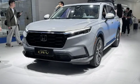 Honda CR-V ra mắt bản kỷ niệm 30 năm tại thị trường hàng xóm: Nâng cấp màn 12,3 inch, lái rảnh tay như xe sang