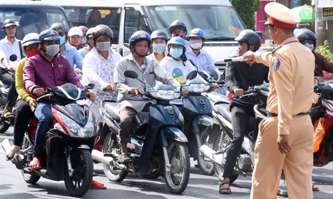 Từ nay, xe máy chưa hoàn tất nộp phạt nguội sẽ bị dừng thủ tục sang tên
